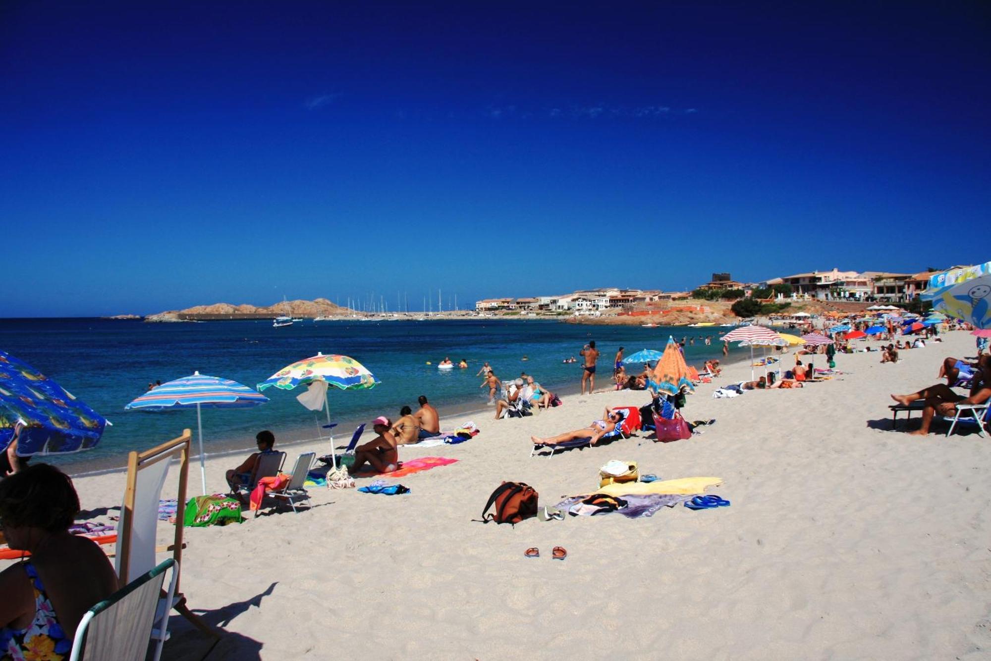 Appartamenti Ideal Isola Rossa Dış mekan fotoğraf