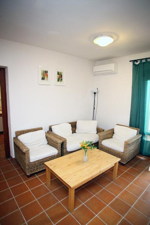 Appartamenti Ideal Isola Rossa Dış mekan fotoğraf